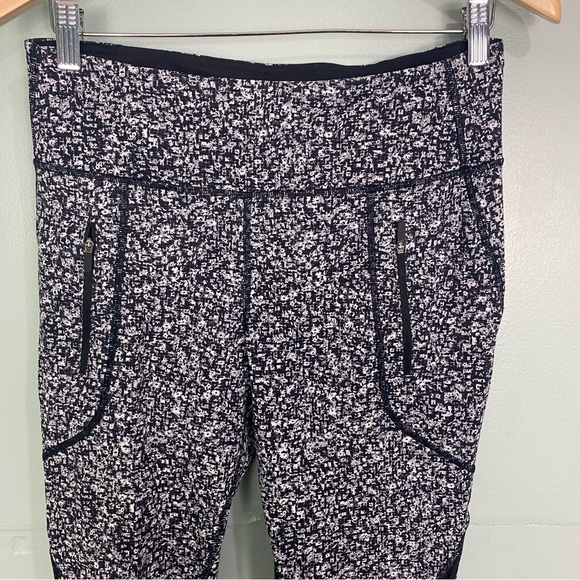 Lululemon Invigorate 7/8 Tight Daisy Dust Alpine White Black Sz 10 Leggings - Picture 3 of 7